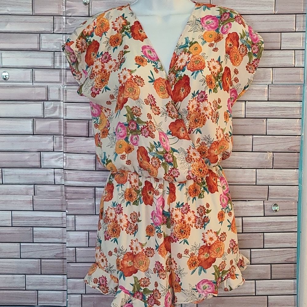 BEAUTIFUL FLORAL HONEY punch Brand. Size Small Romper. Size Small. - Picture 3 of 3